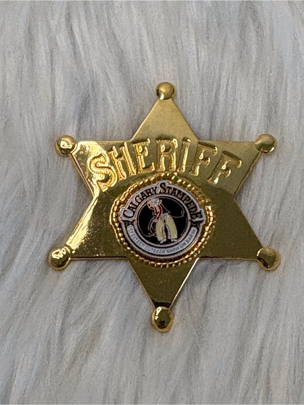 (112)Gold Sheriff Star Badge Pin Calgary Stampede - Kids Accessory